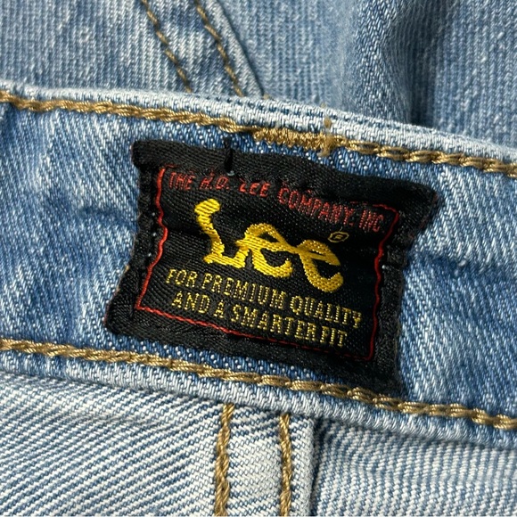Lee Blue Jean Shorts with Distressed Details Size 10 - Picture 3 of 4